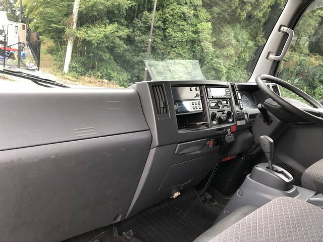 いすゞエルフ冷凍車（冷蔵車）小型（2t・3t）[写真24]