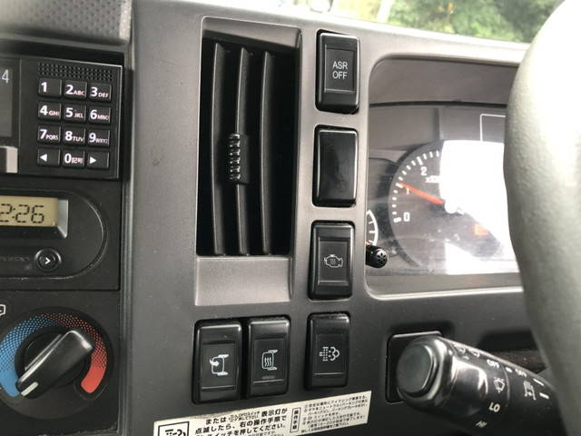 いすゞエルフ冷凍車（冷蔵車）小型（2t・3t）[写真28]