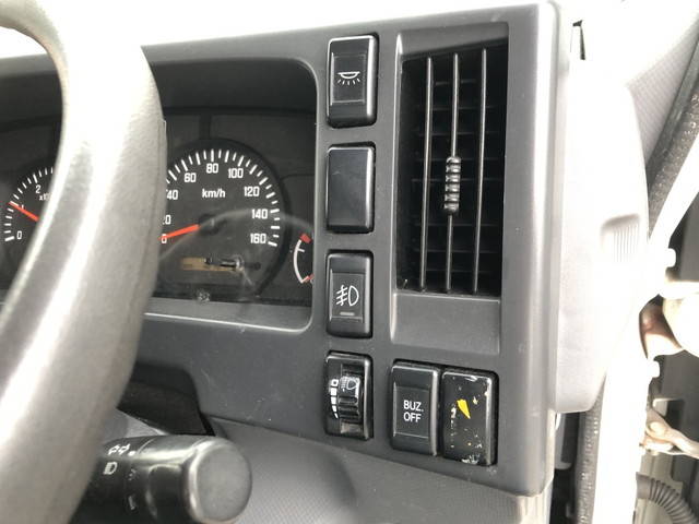 いすゞエルフ冷凍車（冷蔵車）小型（2t・3t）[写真29]