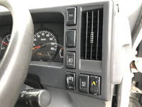 いすゞエルフ冷凍車（冷蔵車）小型（2t・3t）[写真29]