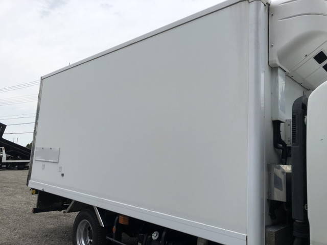 いすゞエルフ冷凍車（冷蔵車）小型（2t・3t）[写真05]