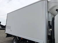 いすゞエルフ冷凍車（冷蔵車）小型（2t・3t）[写真05]