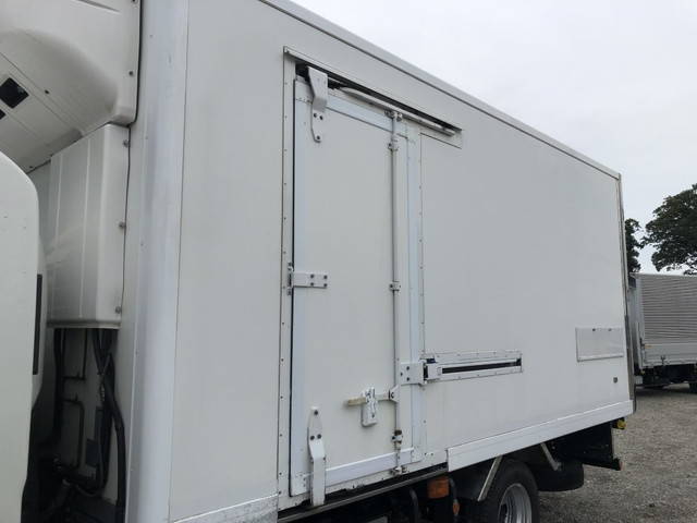 いすゞエルフ冷凍車（冷蔵車）小型（2t・3t）[写真06]