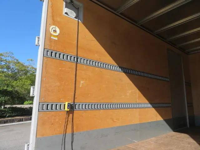 日野デュトロアルミバン小型（2t・3t）[写真26]