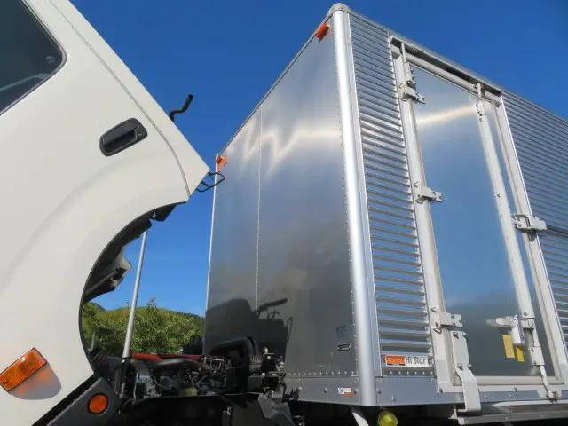 日野デュトロアルミバン小型（2t・3t）[写真30]