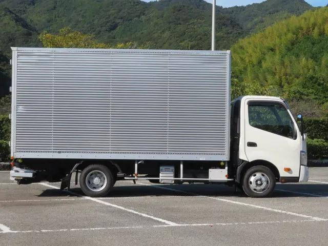 日野デュトロアルミバン小型（2t・3t）[写真04]