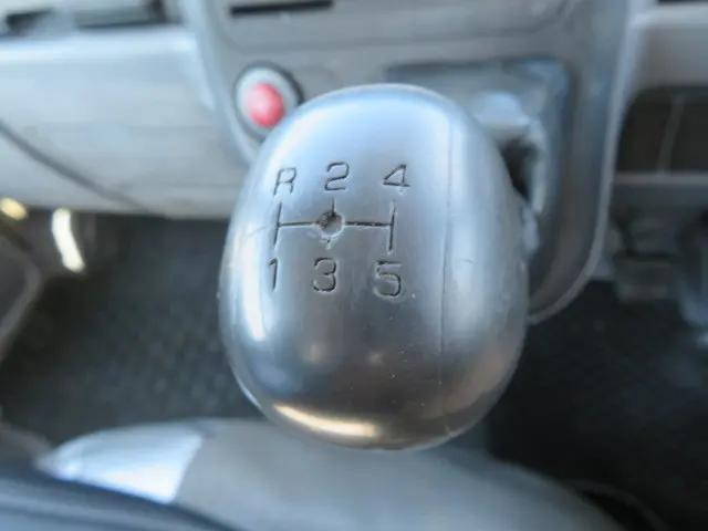 三菱ふそうキャンター穴掘建柱車小型（2t・3t）[写真13]