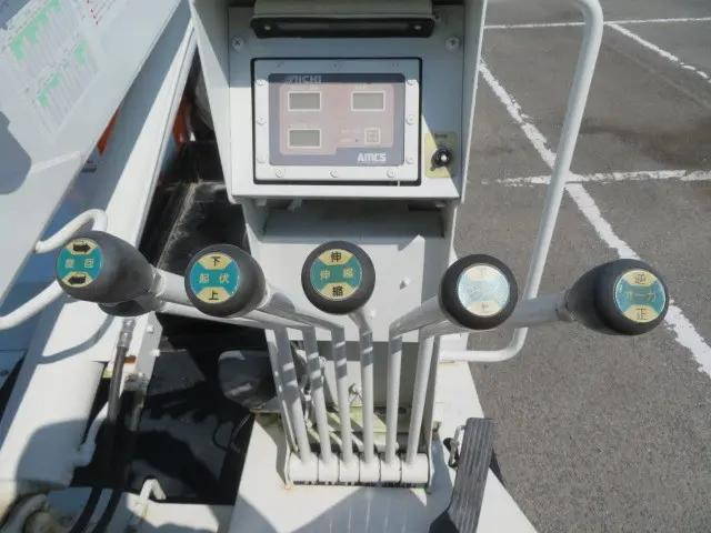 三菱ふそうキャンター穴掘建柱車小型（2t・3t）[写真20]