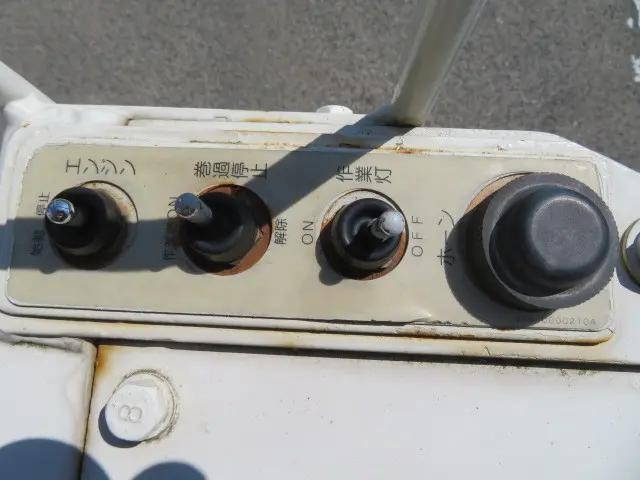 三菱ふそうキャンター穴掘建柱車小型（2t・3t）[写真22]