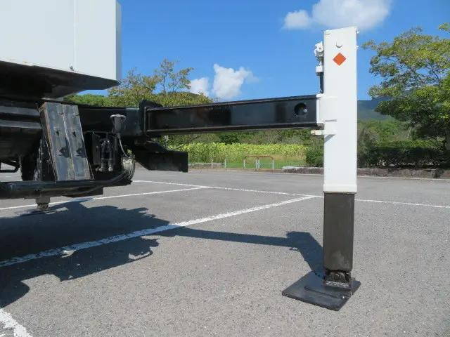 三菱ふそうキャンター穴掘建柱車小型（2t・3t）[写真29]