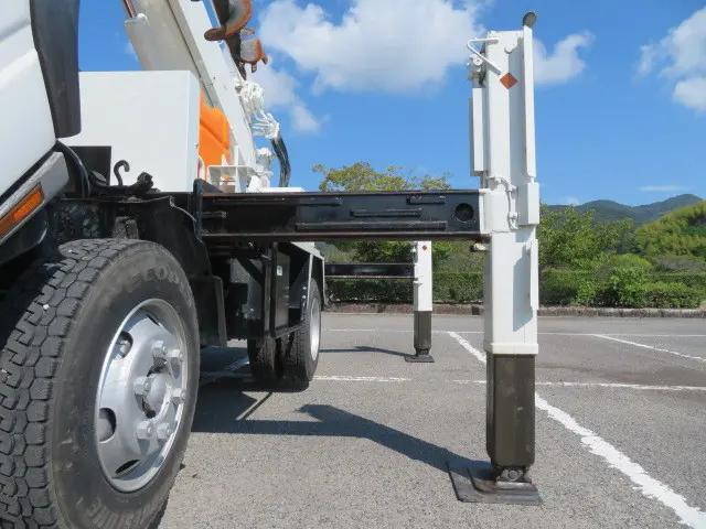 三菱ふそうキャンター穴掘建柱車小型（2t・3t）[写真30]