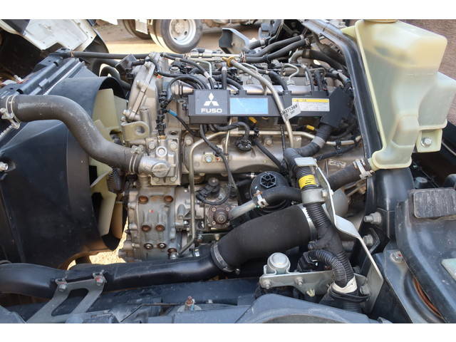 三菱ふそうキャンター平ボディ小型（2t・3t）[写真19]