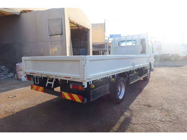 三菱ふそうキャンター平ボディ小型（2t・3t）[写真02]