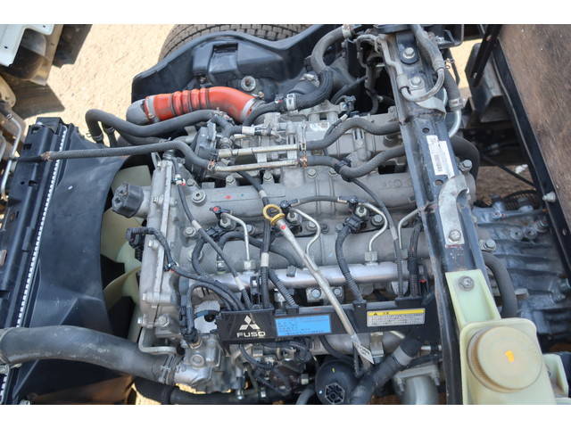 三菱ふそうキャンター平ボディ小型（2t・3t）[写真21]