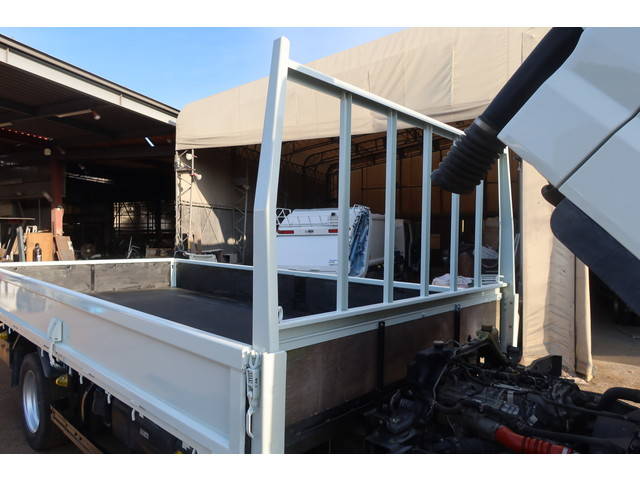 三菱ふそうキャンター平ボディ小型（2t・3t）[写真27]