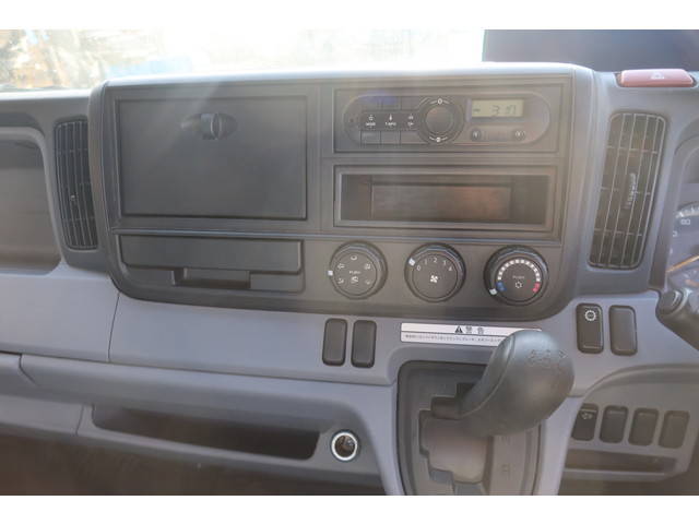 三菱ふそうキャンター平ボディ小型（2t・3t）[写真34]