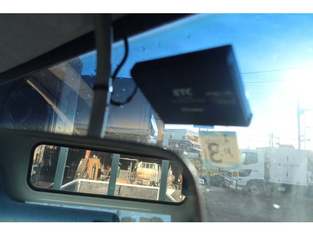 三菱ふそうキャンター平ボディ小型（2t・3t）[写真36]