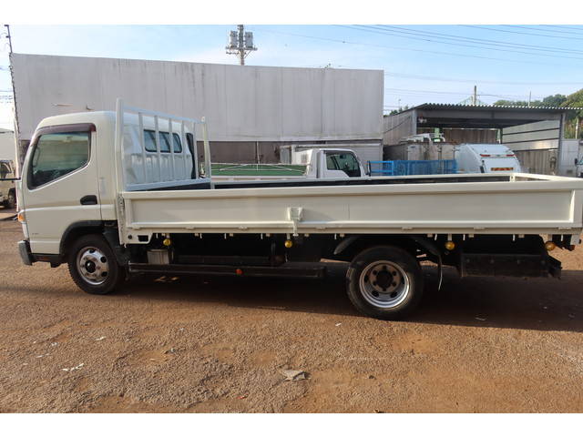 三菱ふそうキャンター平ボディ小型（2t・3t）[写真04]