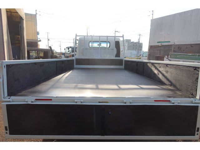 三菱ふそうキャンター平ボディ小型（2t・3t）[写真07]