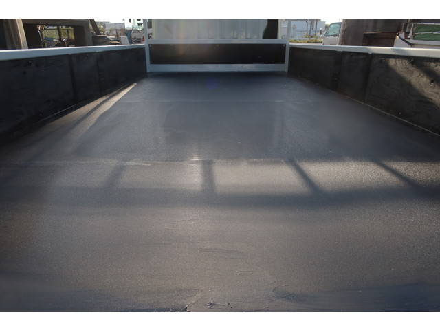 三菱ふそうキャンター平ボディ小型（2t・3t）[写真08]