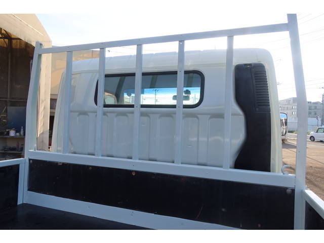 三菱ふそうキャンター平ボディ小型（2t・3t）[写真09]