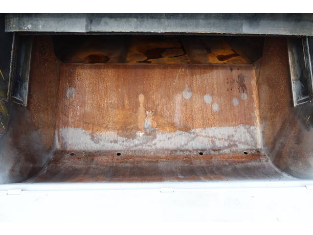 いすゞエルフパッカー車（塵芥車）小型（2t・3t）[写真12]