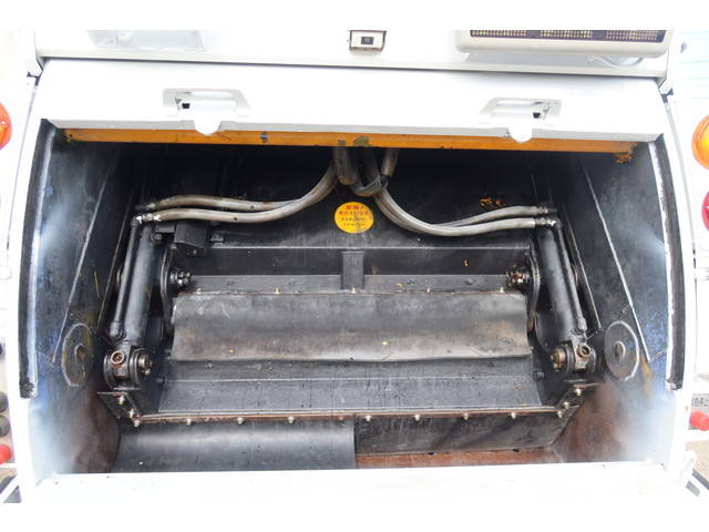 いすゞエルフパッカー車（塵芥車）小型（2t・3t）[写真13]