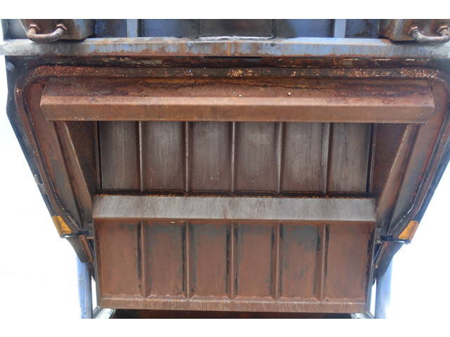 いすゞエルフパッカー車（塵芥車）小型（2t・3t）[写真14]