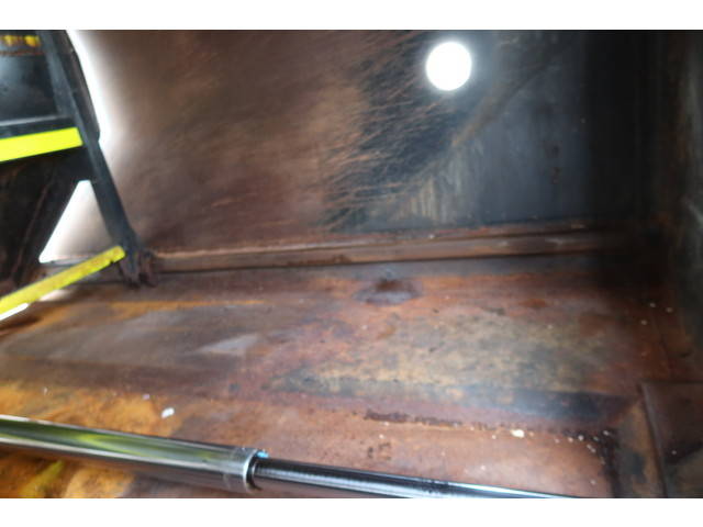 いすゞエルフパッカー車（塵芥車）小型（2t・3t）[写真18]