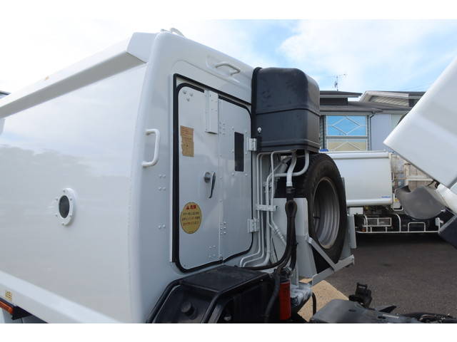 いすゞエルフパッカー車（塵芥車）小型（2t・3t）[写真24]