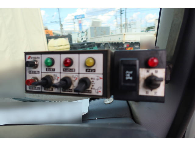 いすゞエルフパッカー車（塵芥車）小型（2t・3t）[写真32]