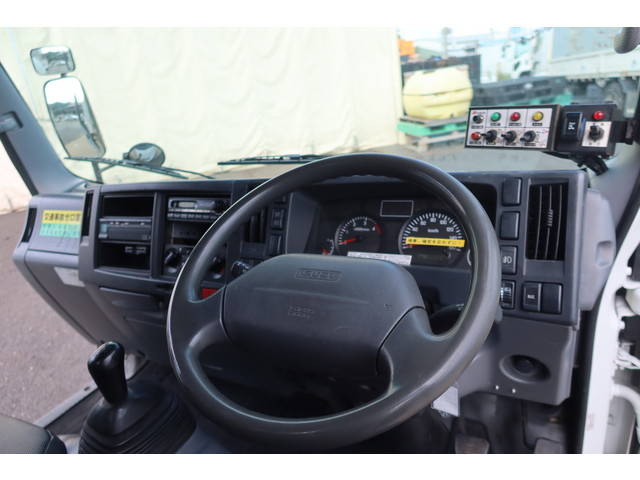 いすゞエルフパッカー車（塵芥車）小型（2t・3t）[写真34]