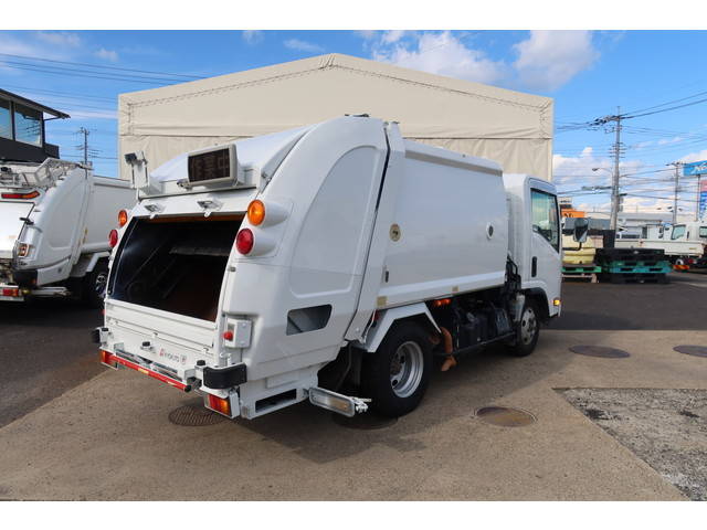 いすゞエルフパッカー車（塵芥車）小型（2t・3t）[写真05]