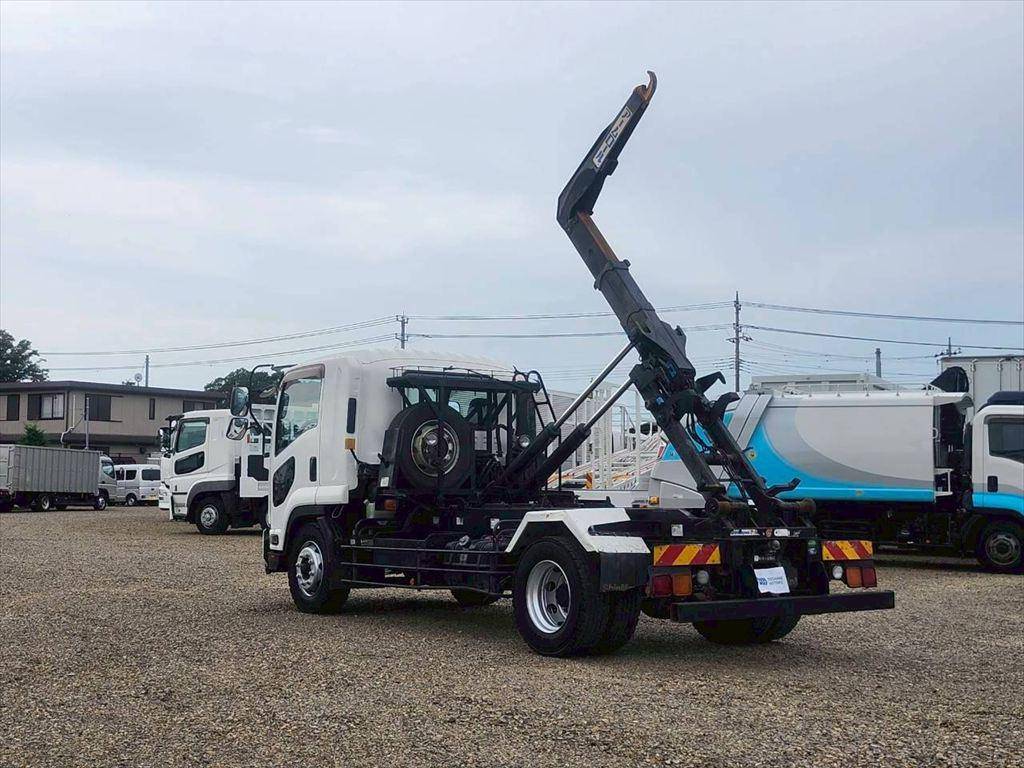 いすゞフォワードコンテナ専用車増トン（6t・8t）[写真11]