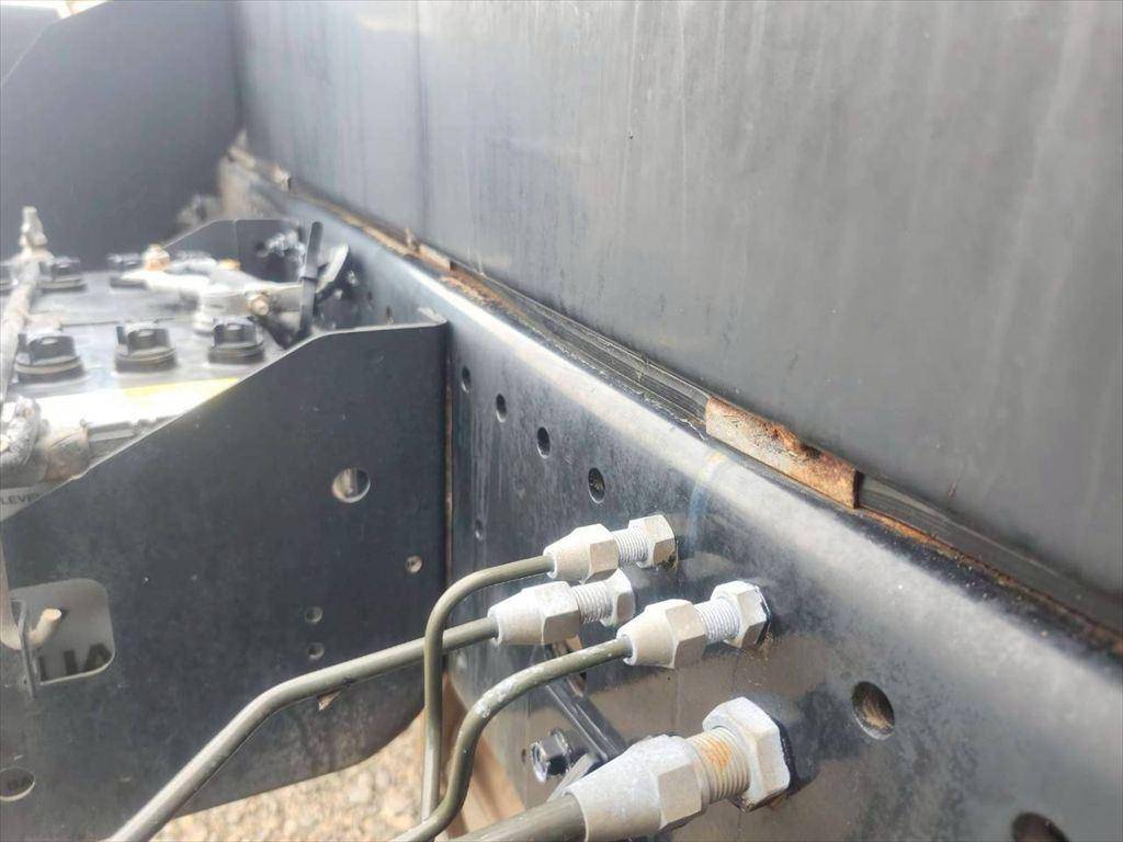 いすゞフォワードコンテナ専用車増トン（6t・8t）[写真15]