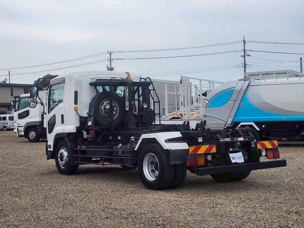 いすゞフォワードコンテナ専用車増トン（6t・8t）[写真03]