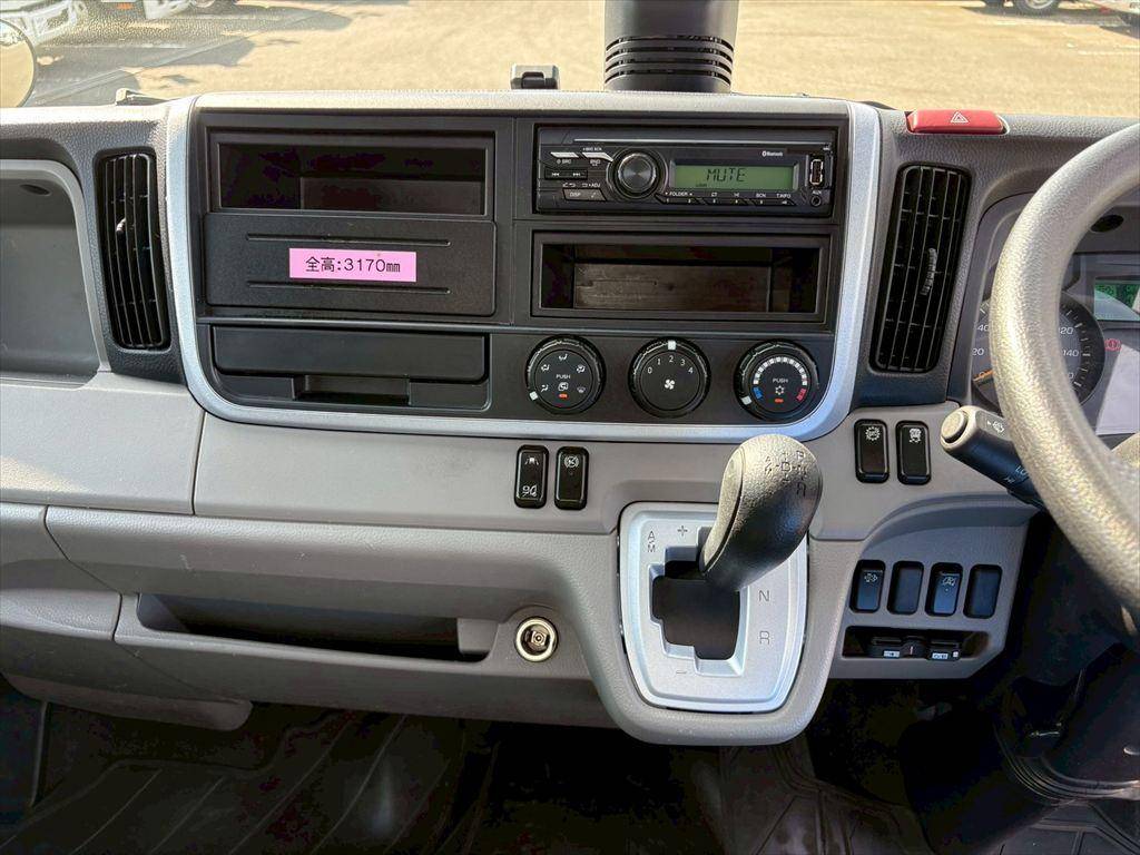 三菱ふそうキャンターアルミバン小型（2t・3t）[写真19]