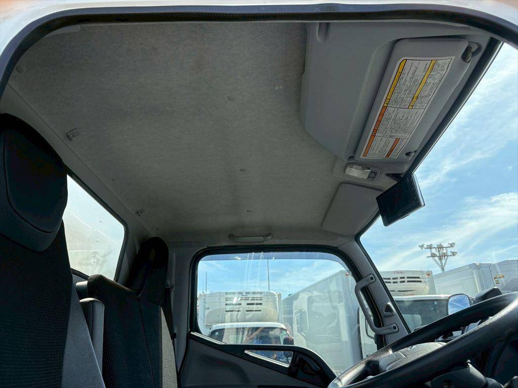 三菱ふそうキャンターアルミバン小型（2t・3t）[写真21]