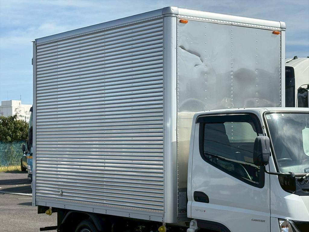 三菱ふそうキャンターアルミバン小型（2t・3t）[写真05]