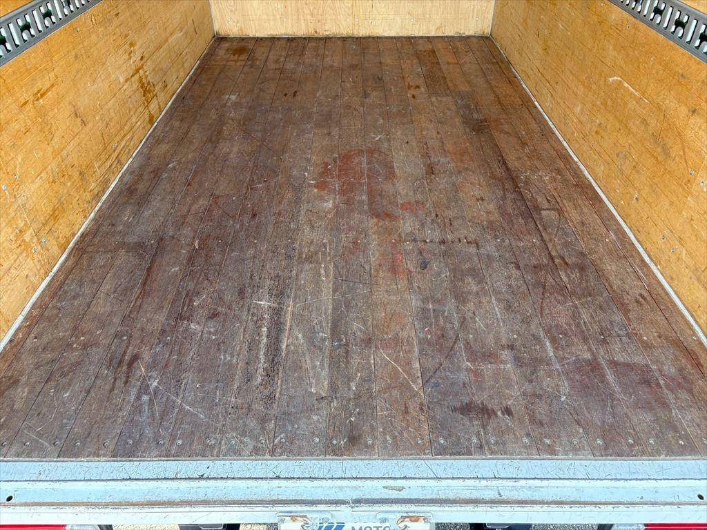 三菱ふそうキャンターアルミバン小型（2t・3t）[写真08]