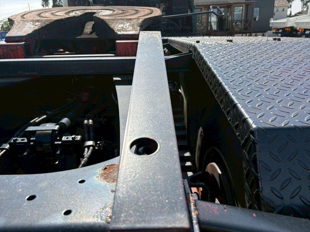 いすゞギガトレーラーヘッド（トラクターヘッド）大型（10t）[写真10]