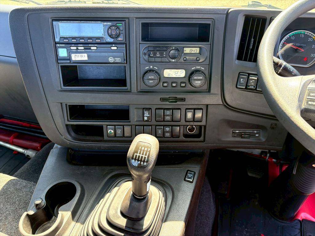 いすゞギガトレーラーヘッド（トラクターヘッド）大型（10t）[写真18]