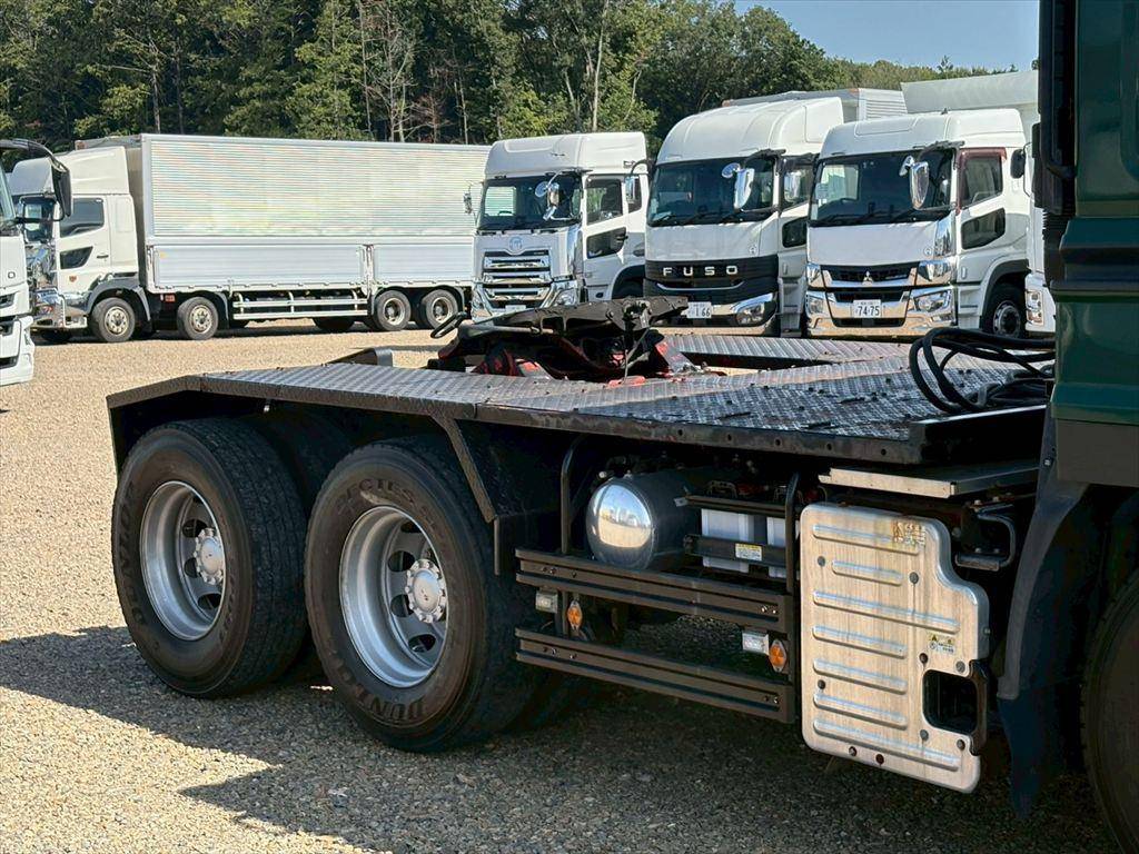 いすゞギガトレーラーヘッド（トラクターヘッド）大型（10t）[写真03]