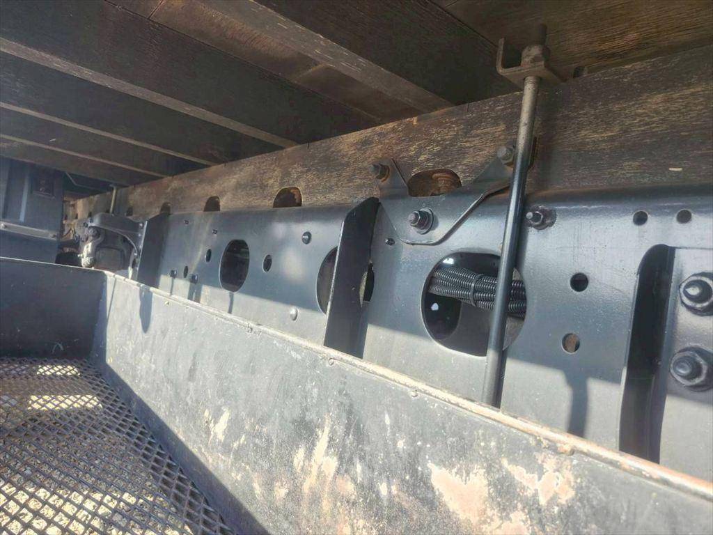 三菱ふそうファイタークレーン5段中型（4t）[写真13]