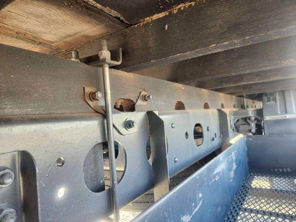 三菱ふそうファイタークレーン5段中型（4t）[写真14]