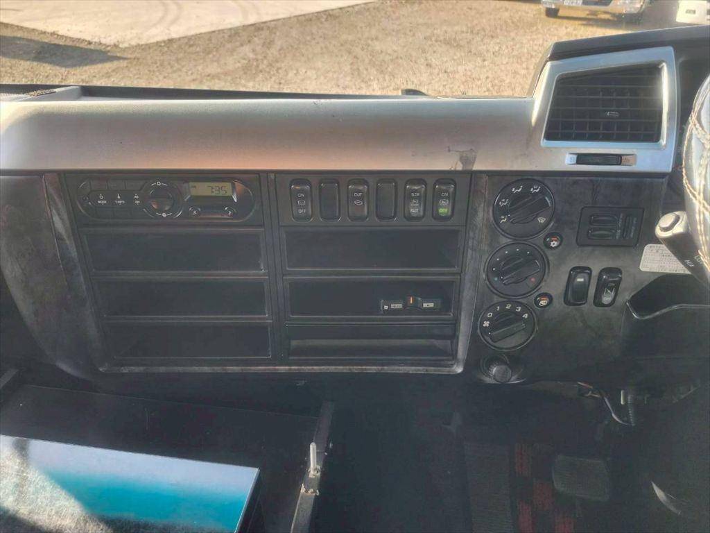 三菱ふそうファイタークレーン5段中型（4t）[写真19]