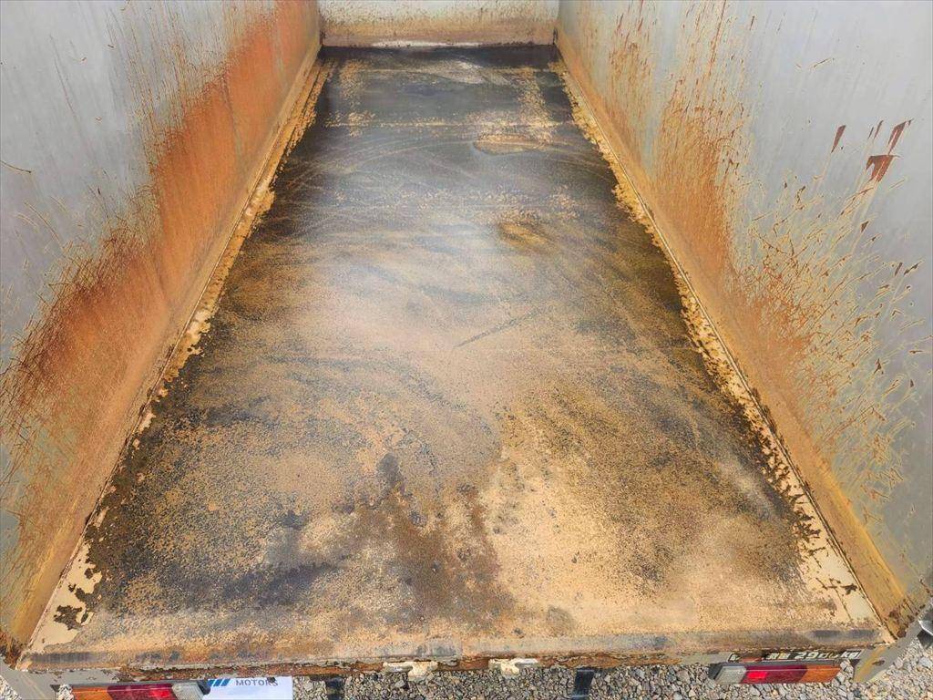 三菱ふそうキャンター平ボディ小型（2t・3t）[写真08]