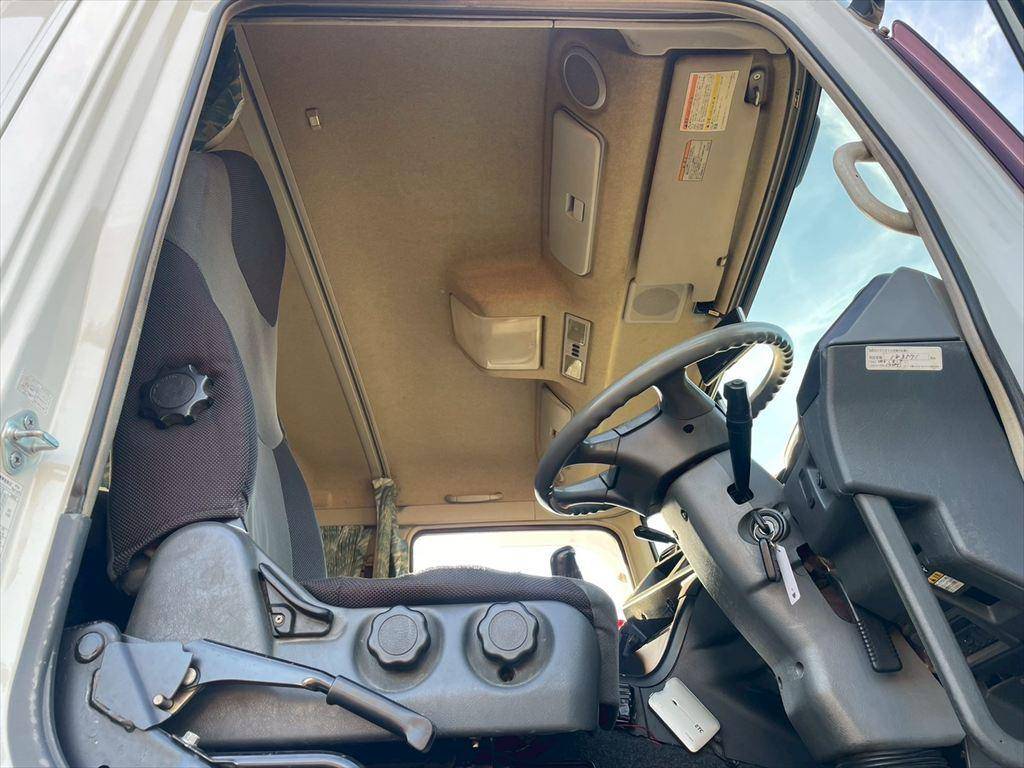 三菱ふそうスーパーグレートトレーラーヘッド（トラクターヘッド）大型（10t）[写真22]