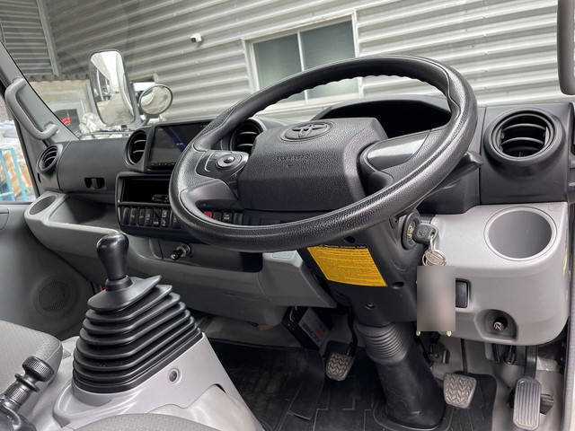 トヨタダイナパネルバン小型（2t・3t）[写真17]