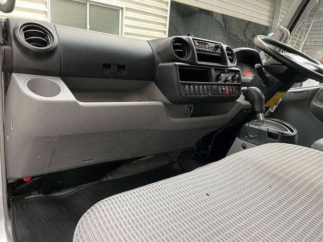 トヨタトヨエースアルミバン小型（2t・3t）[写真18]